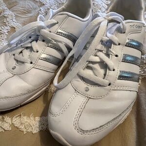Like new retro adidas shoes